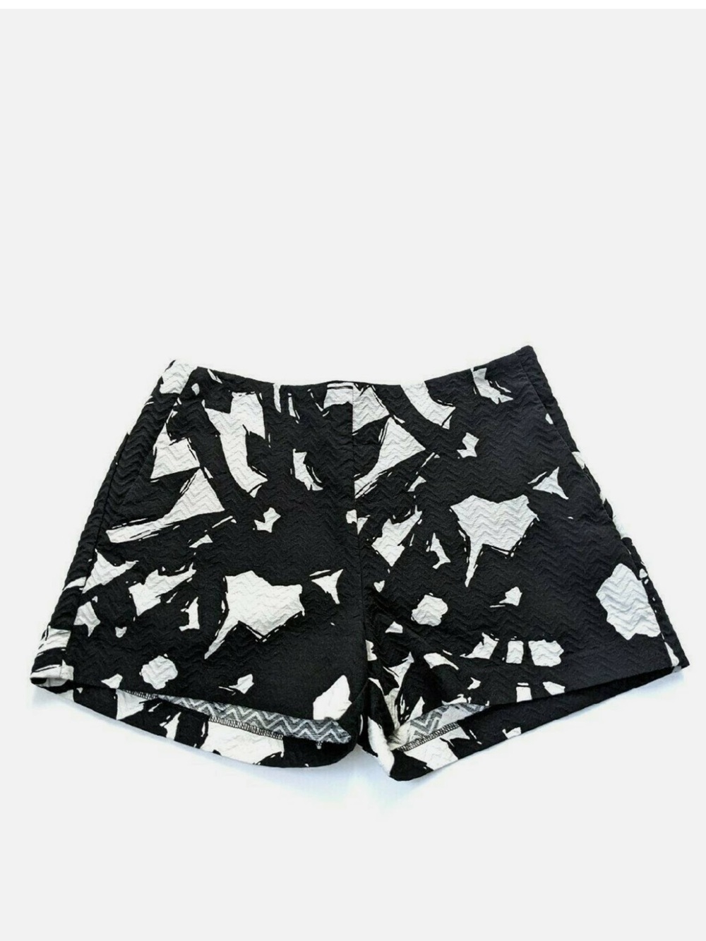 Banana republic size 2P textured Black & White Abstract Print Mini Shorts